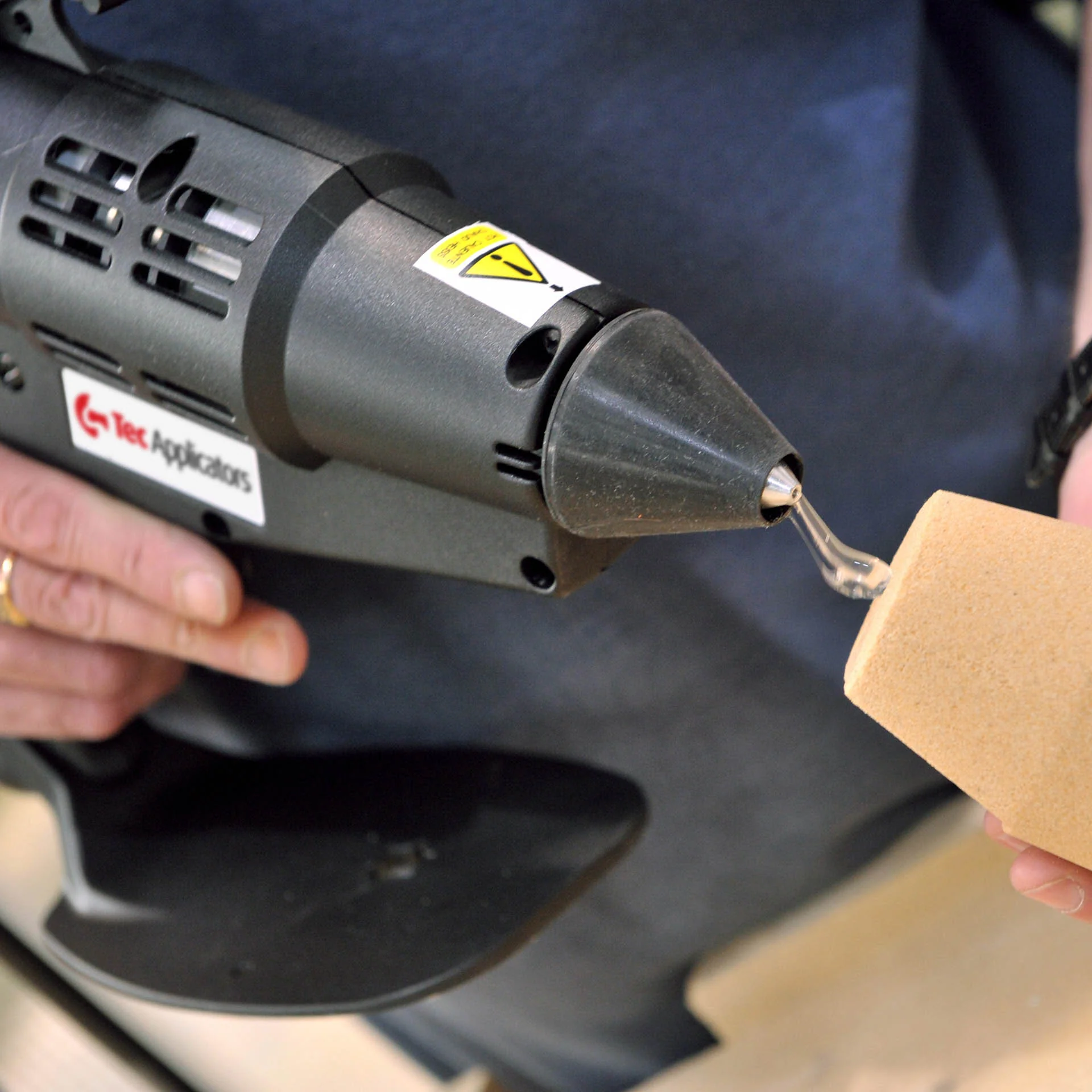 Power Adhesives Tec 6100 Extrusion Glue Gun - Image 5