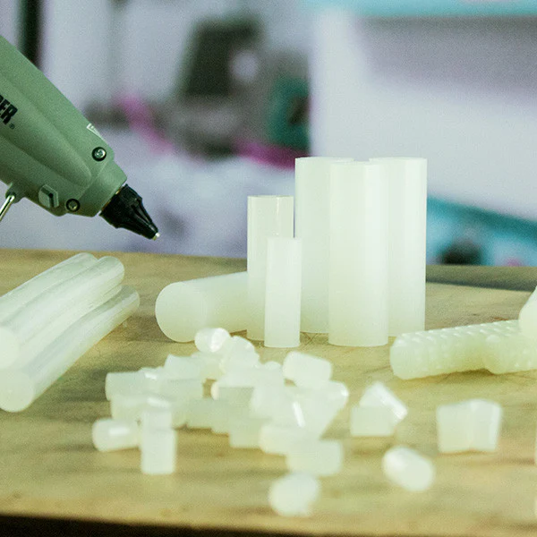 Surebonder 725 All Temperature Glue Sticks - Image 8